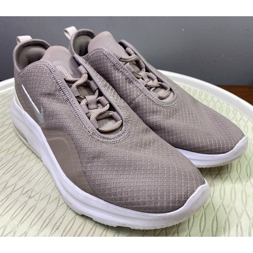 Nike Air Max Motion 2 Women's Sneakers Beige‎ Athletic Shoes Stretch Sz. 8